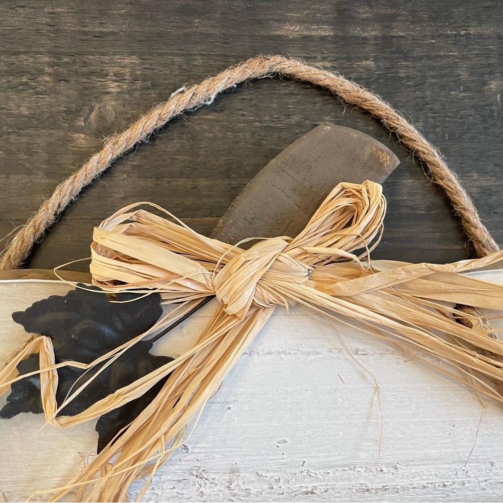 Rustic Farmhouse -  Fall Welcome Sign Pumpkin Shape - Picture 4 of 4